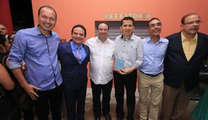 Presidente da Assembleia elogia gestão de Luciano na Educação