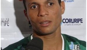 Coruripe anuncia contratação do atacante Etinho
