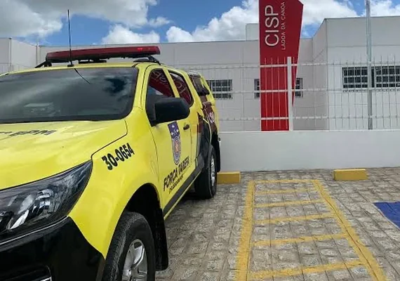 Adolescente em  surto coloca fogo em colchão dentro de casa em Lagoa da Canoa