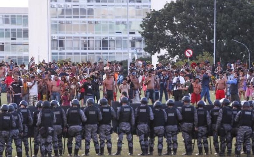 Após protesto em Brasília, indígenas terão reunião com presidente do Senado