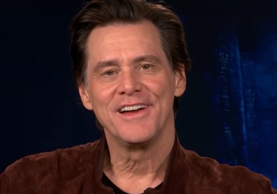 Ator Jim Carrey anuncia sua aposentadoria do cinema e diz ter feito bastante; veja vídeo