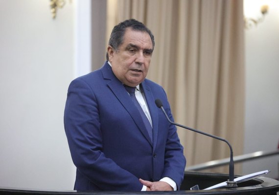 Deputado estadual denuncia mortandade de cães e gatos em Piranhas