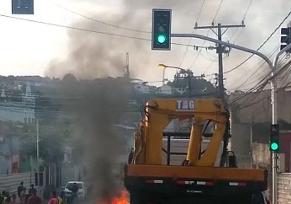 Moradores de Bebedouro realizam ato em protesto contra a falta de água na região