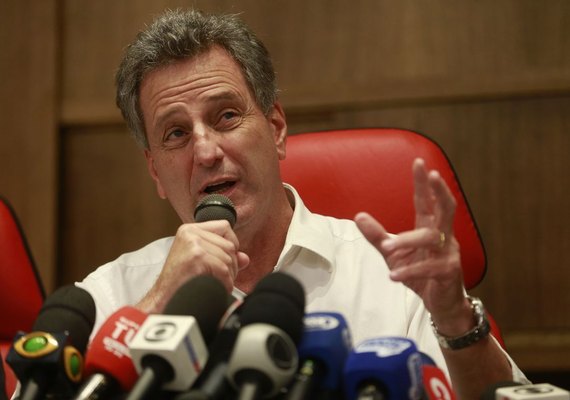 Presidente do Flamengo diz que quer negociar em separado com famílias