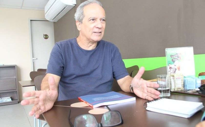 Professor da Ufal publica estudo sobre a reabertura da economia alagoana