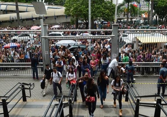 Enem: estudantes fazem hoje provas de matemática, linguagens e redação