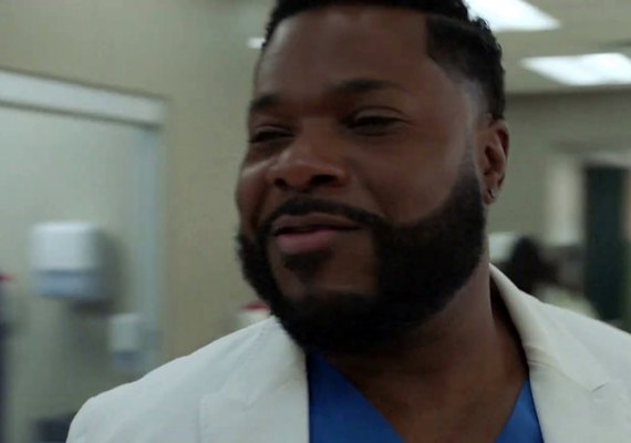 Ator Malcolm‑Jamal Warner morre de afogamento aos 54 anos
