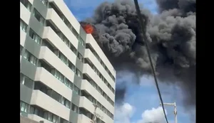 Incêndio atinge cobertura de hotel em Cruz das Almas