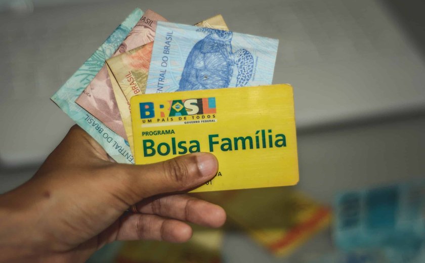 Alagoas tem 540 mil beneficiários e média recorde de R$ 671 no Bolsa Família