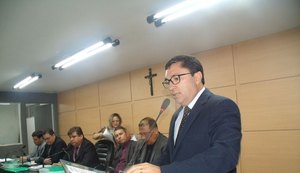 Vereador cobra conclusão de creche em Arapiraca