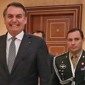 PF Faz Buscas Na Casa De Bolsonaro E Prende Ex-ajudante Mauro Cid Em ...