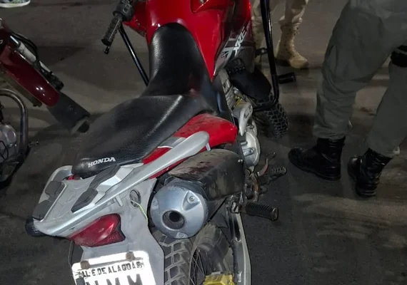 Polícia recupera moto com queixa de roubo próximo ao Lago da Perucaba, em Arapiraca