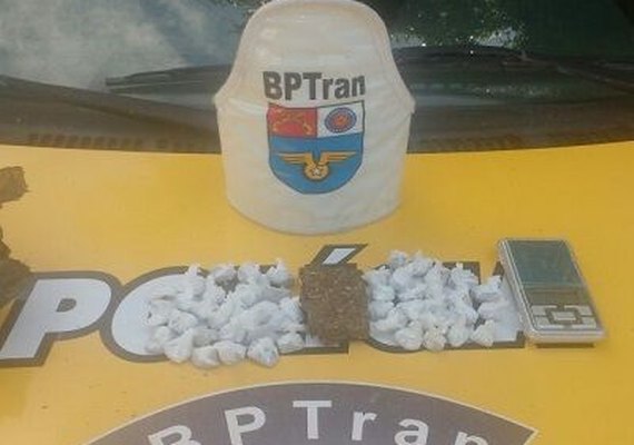 PM apreende adolescente com drogas no Parque da Pecuária