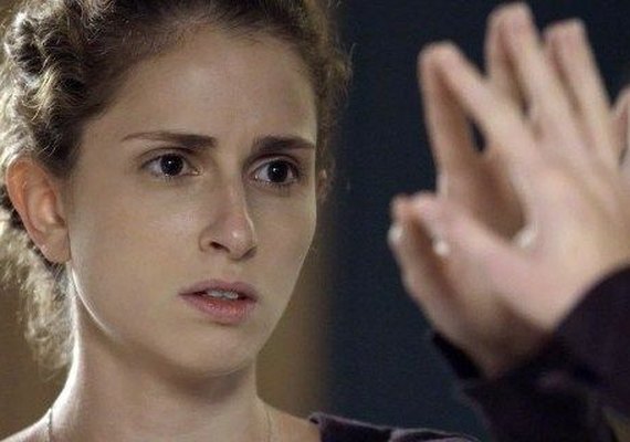 'A Força do Querer': Ivana compra roupas femininas, mas vive um pesadelo