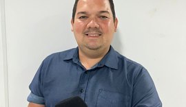 Vereador entrega Comenda Senador Arnon de Mello ao radialista Bruno Rafael em sessão solene na Câmara de Maceió