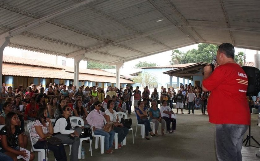 Arapiraca: pais de alunos preparam panelaço contra greve na rede municipal
