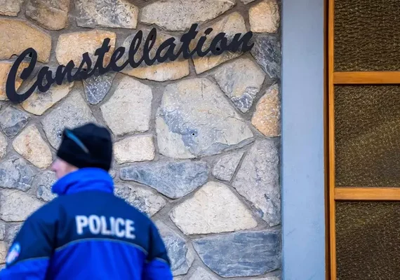 Vídeo inédito mostra início de incêndio em boate que deixou 41 mortos na Suíça