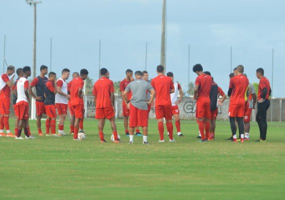 CRB divulga 19 atletas relacionados para enfrentar o Vitória pela Copa do Nordeste