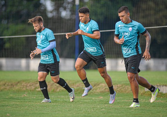 CSA negocia com um goleiro e começa semana pressionado