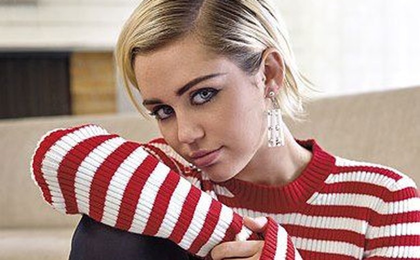 Miley Cyrus revela o que mudou em sua vida desde que parou de fumar maconha