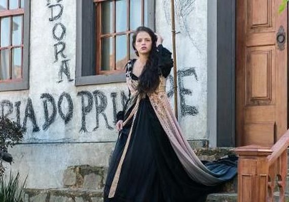 “Novo Mundo” chega ao capítulo 100 com Domitila sendo atacada pela população