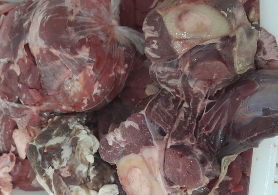Frigorífico é interditado com 80kg de carne deteriorada
