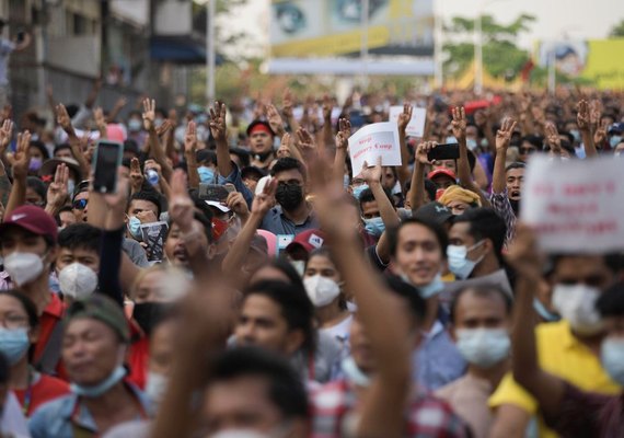 Em Myanmar, manifestantes rejeitam reivindicação do Exército sobre apoio