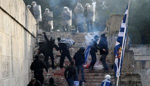 Acordo para mudar nome da Macedônia gera protestos em Atenas
