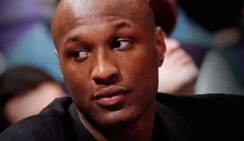 Lamar Odom entra em colapso durante festa e é socorrido por seguranças da boate