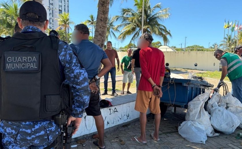 Guarda Municipal prende dois homens por receptação na orla de Jaraguá