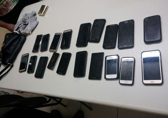 Menor é flagrada com 18 celulares roubados durante show de Wesley Safadão