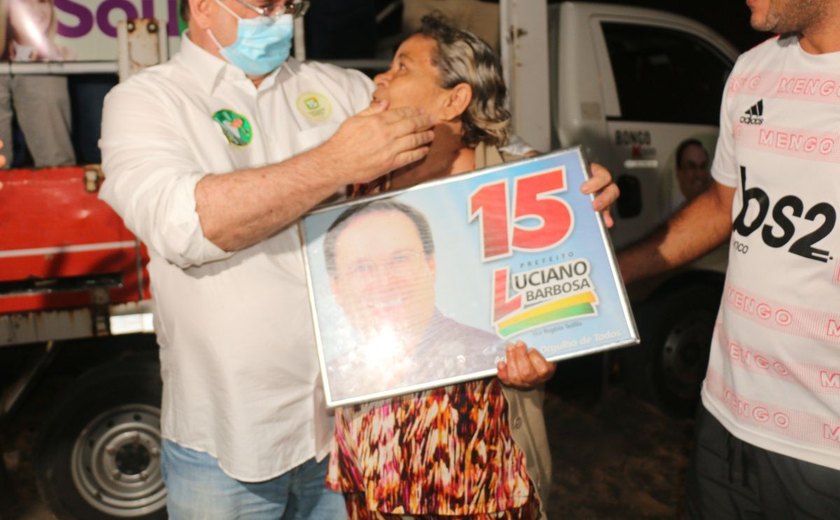 Moradores do Bonsucesso aplaudem caravana e lembram obras realizadas por Luciano