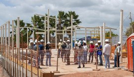 Moradores visitam obras do Projeto Integração Urbana e Desenvolvimento dos Flexais