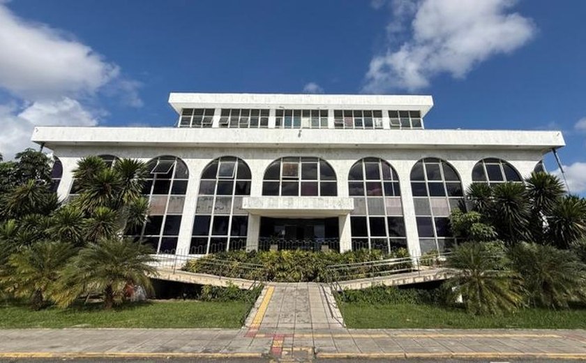 Tribunal de Contas de Alagoas e Ufal firmam convênio para soluções em IA