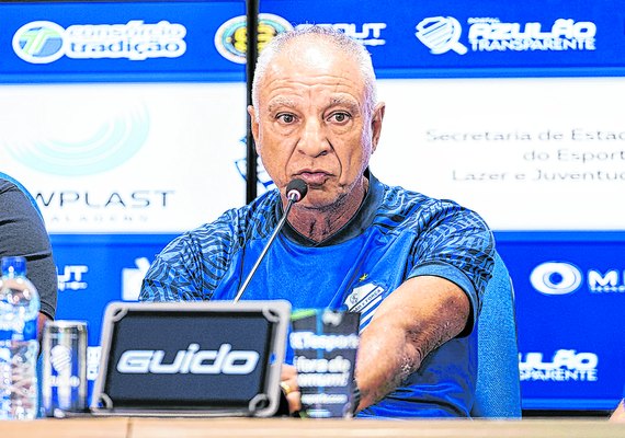 CSA aposta em Márcio Fernandes para buscar o acesso
