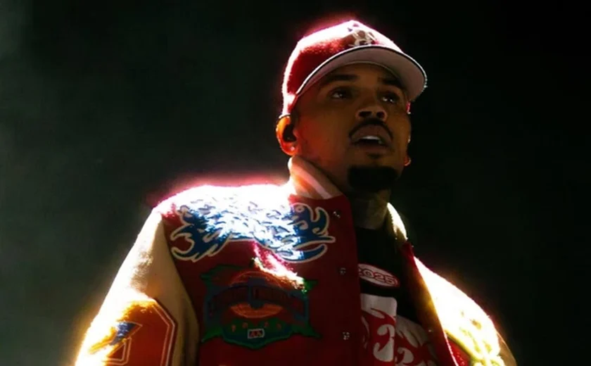 Chris Brown é condenado por agredir produtor musical com garrafadas na cabeça em boate
