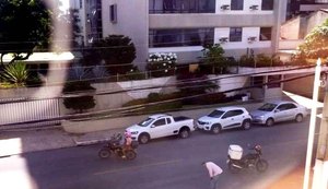 Polícia procura suspeito de atirar em motociclista no trânsito