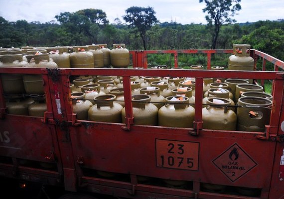 Mais de 413 mil famílias em Alagoas serão beneficiadas pelo 'Gás do Povo'