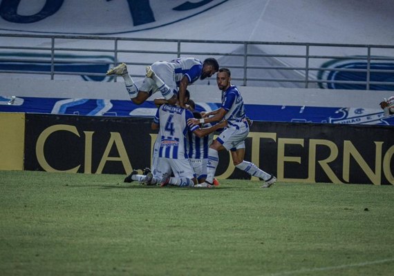 CSA vence o Sampaio Corrêa de virada e entra no G4 da Série B a seis rodadas do fim