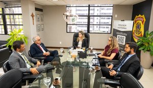 Presidente do TRE visita superintendente da PF e debate ações para as Eleições 2026