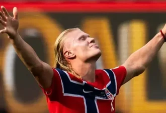 Erling Haaland afirma não saber como faz tantos gols: 'É dom de Deus'