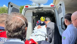 Sessão de posse na Câmara é interrompida após Benedito de Lira passar mal
