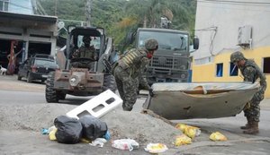 Forças Armadas destroem barricadas na zona oeste do Rio de Janeiro