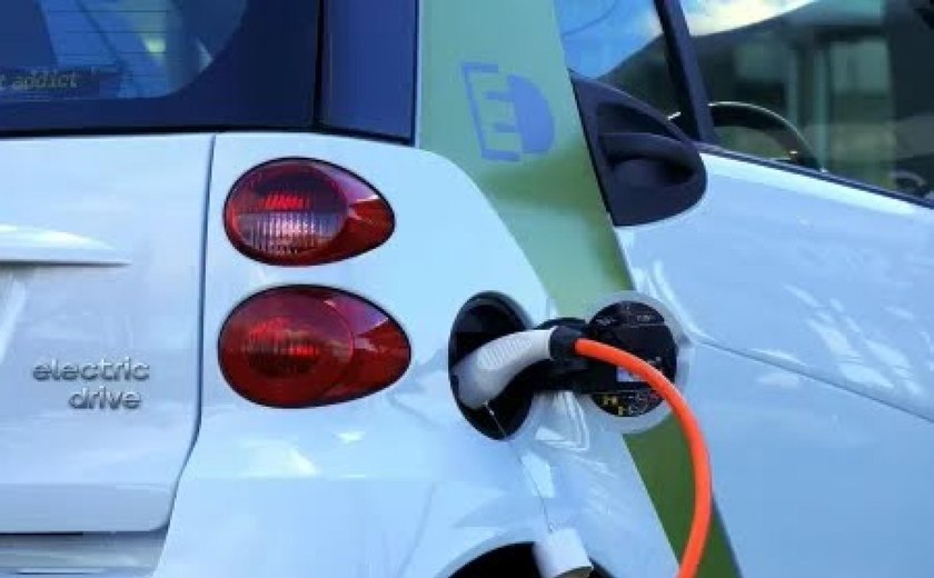 Isenção de IPVA para carros elétricos contribui para avanço das vendas do setor