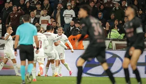 Fluminense leva susto, mas é 1º classificado à semi da Libertadores