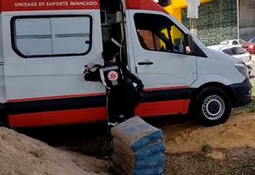 Motorista é socorrido após capotamento de veículo no município de Pilar