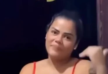 Influencer de lingerie é abordada pela PM após denúncia de som alto e frase ousada viraliza