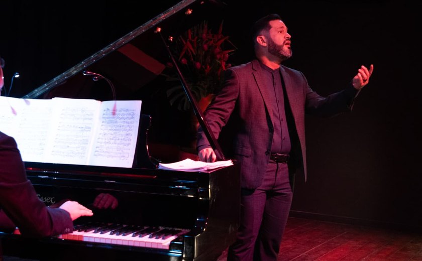 Da moda aos palcos: formação em canto marca nova etapa na trajetória de Franck Constâncio