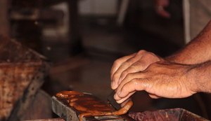 Com produtos à base de rapadura, engenho centenário mantém tradição em Água Branca