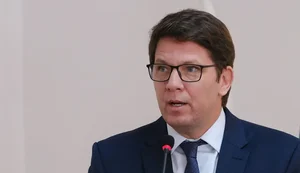 Flávio Dino aponta indícios de liderança de Mário Frias em desvio de emendas